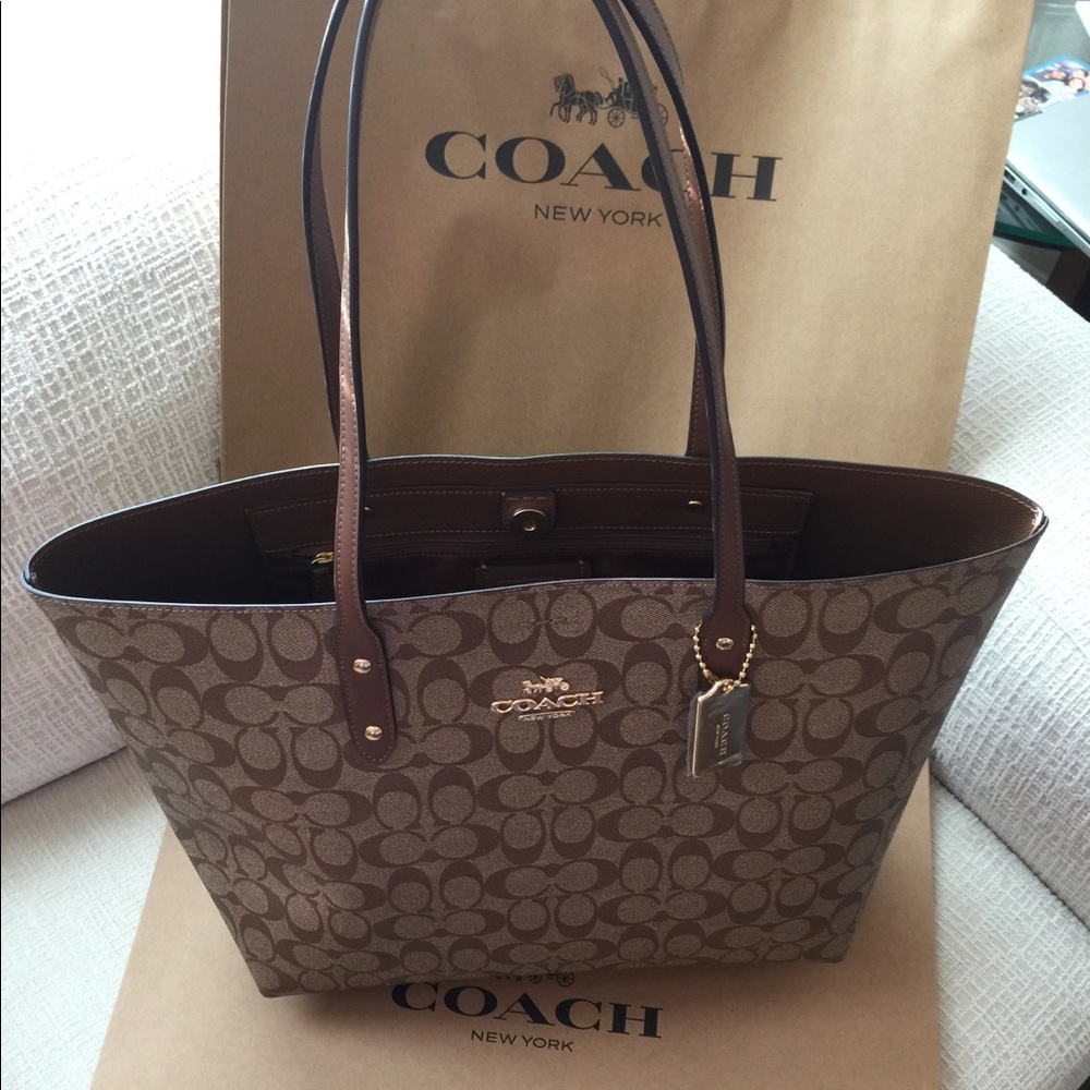 Town Tote In Signature Canvas